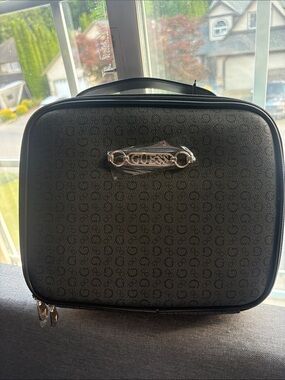 GUESS black Cosmetic Organizer Case with Gold Logo
